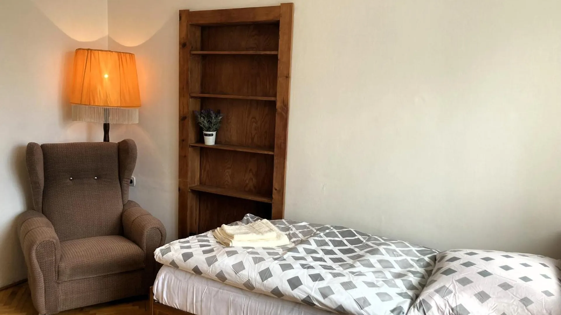 Spacious Apartment - Free Parking! Praga 0*,  Czechy