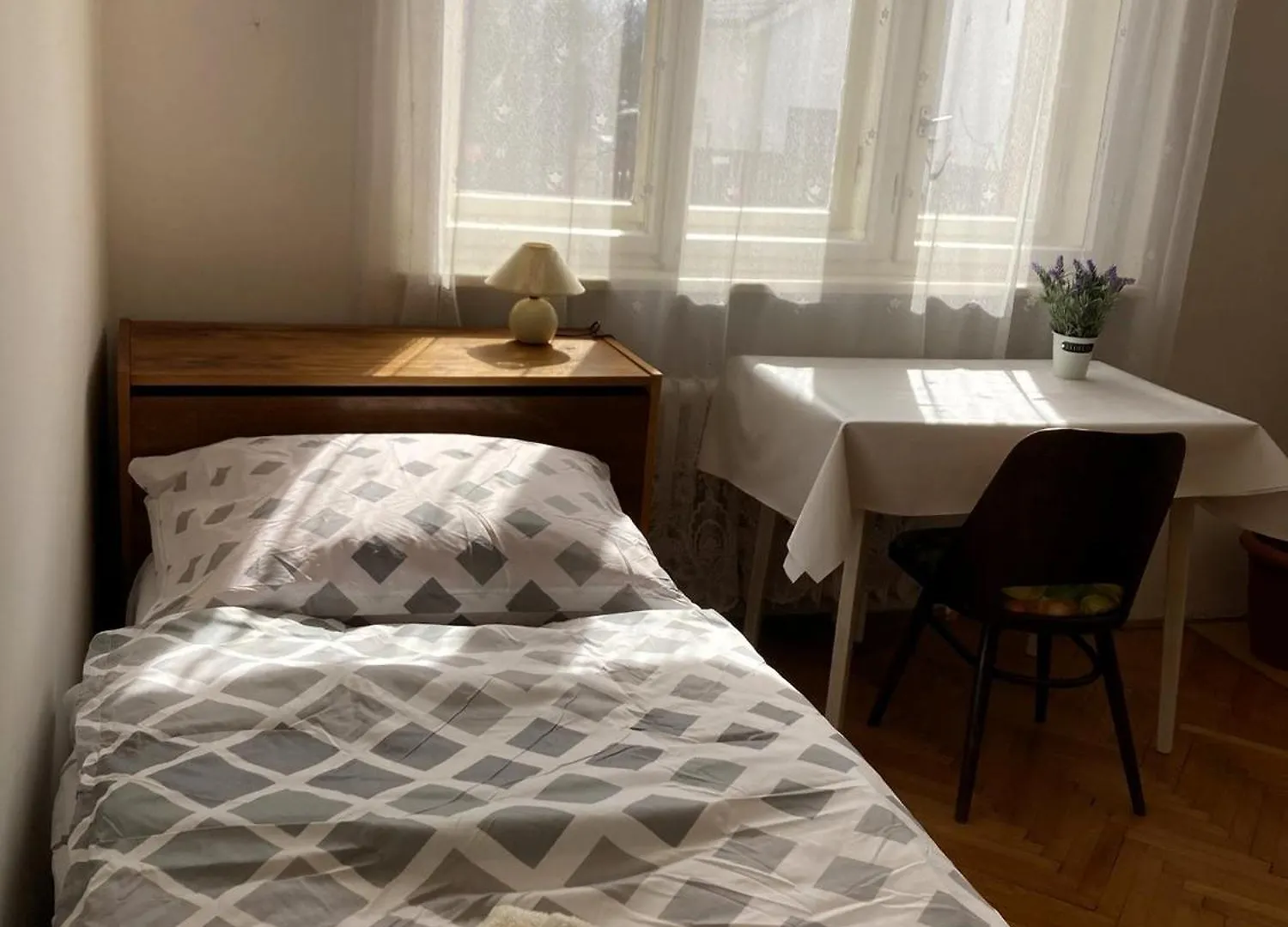 Spacious Apartment - Free Parking! Praga