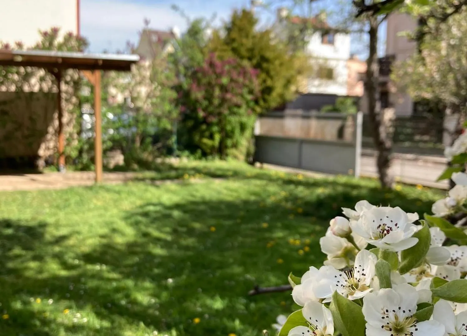 Spacious Apartment - Free Parking! Praga