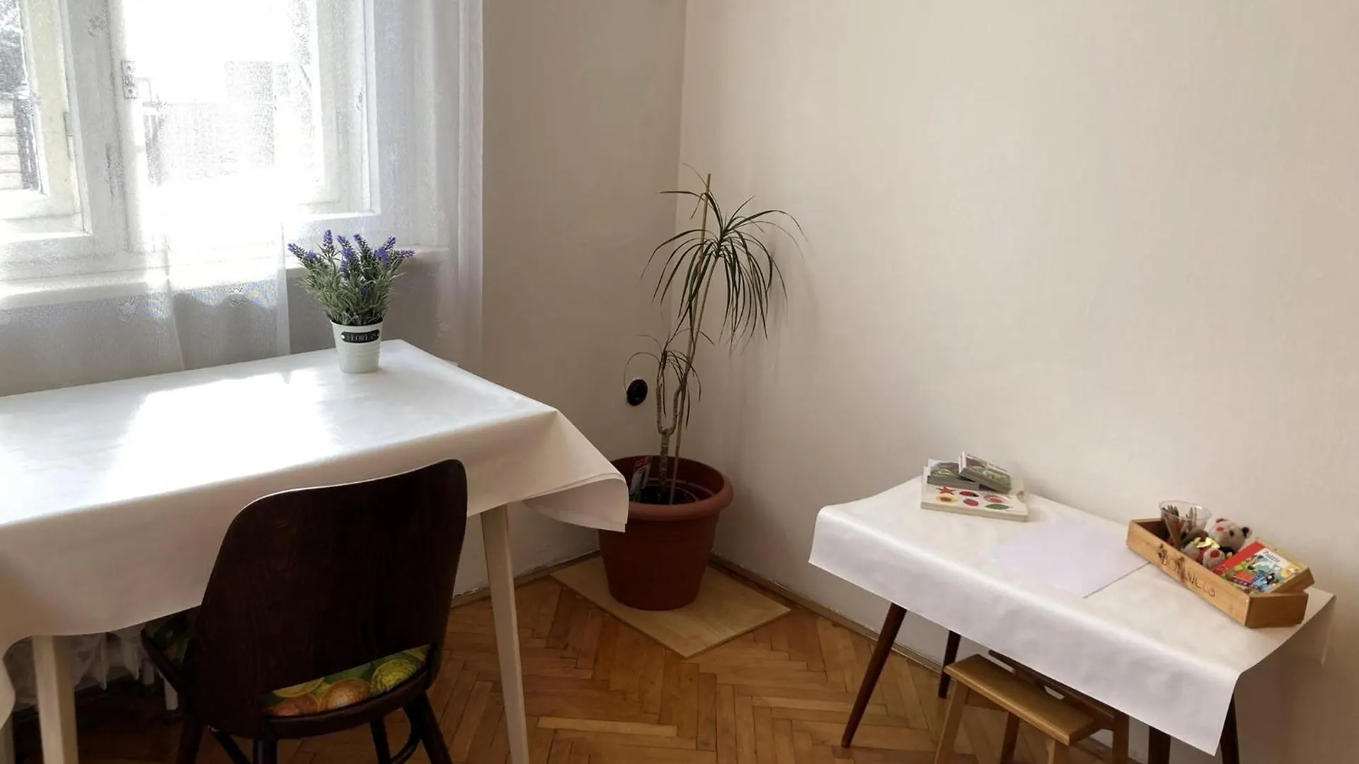 Spacious Apartment - Free Parking! Prague